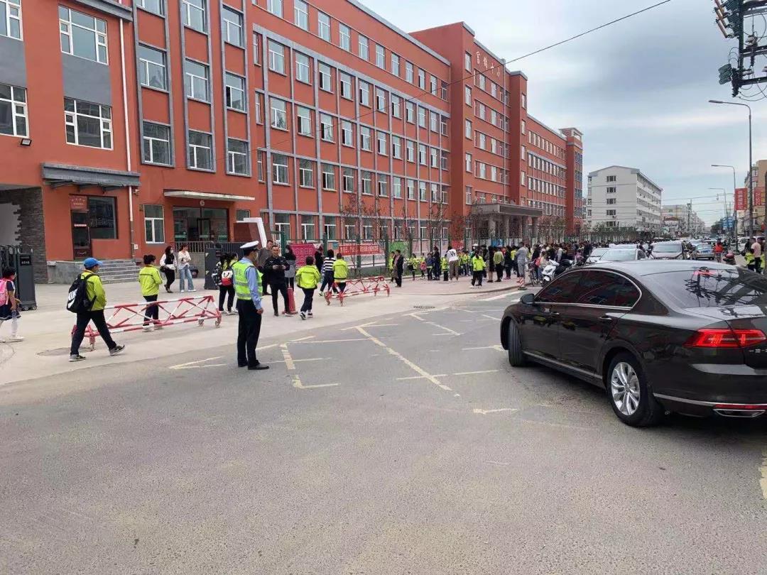 1632874438307081371.jpg 2.jpg