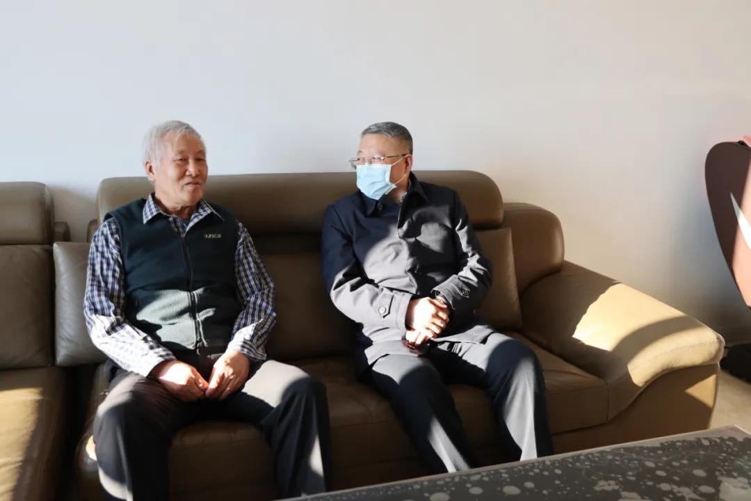 1638923877328029470.jpg 3.jpg